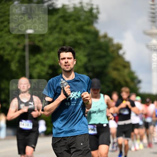 29.06.2025 - hella hamburg halbmarathon Dr. Thomas Lammeyer http://msf.ph/oto/8246673 29.06.2025 09:51:30 Kennedybrücke 1164, 1385, 1562, 1644, 1743, 2296, 2714, 2767, 3959, 4860, 5091, 5092, 5315, 5923, 6684, 6990, 7884, 8362, 9178, 9944, 10384, 10793, 10900, 10968, 11202, 11227 meine-sportfotos.de