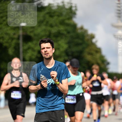 29.06.2025 - hella hamburg halbmarathon Dr. Thomas Lammeyer http://msf.ph/oto/8246710 29.06.2025 09:51:30 Kennedybrücke 1164, 1385, 1562, 1644, 1743, 2296, 2714, 2767, 3959, 4860, 5091, 5092, 5315, 5923, 6684, 6990, 7884, 8362, 9178, 9944, 10384, 10793, 10900, 10968, 11202, 11227 meine-sportfotos.de