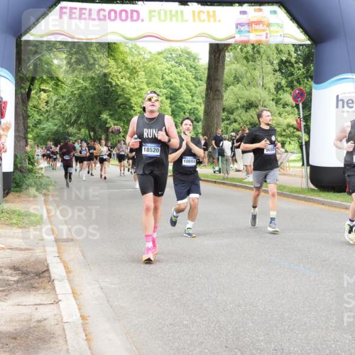 29.06.2025 - hella hamburg halbmarathon MichiJ http://msf.ph/oto/8246832 29.06.2025 10:51:11 Zwischen KM18-KM19 2698, 5354, 5365, 8578, 9680, 10694, 12177, 16639, 18520 meine-sportfotos.de