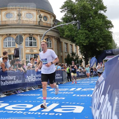 29.06.2025 - hella hamburg halbmarathon Strokosch-Dieckow http://msf.ph/oto/8246857 29.06.2025 10:38:58 Ziel 1164, 1803, 2262, 2980, 3136, 3783, 4359, 6682, 6686, 6687, 8958, 11447, 11619, 13137, 15257, 15561, 15873, 16820, 17722, 18734, 19151 meine-sportfotos.de