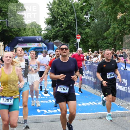 29.06.2025 - hella hamburg halbmarathon Zöllner http://msf.ph/oto/8246949 29.06.2025 10:57:20 Ziel 1387, 1877, 2417, 2676, 4167, 4940, 8585, 9450, 9577, 9884, 9934, 10383, 11590, 11612, 12014, 12590, 13664, 13750, 15110, 15229, 15664, 16625, 17660, 17779, 17848, 17993, 19184 meine-sportfotos.de
