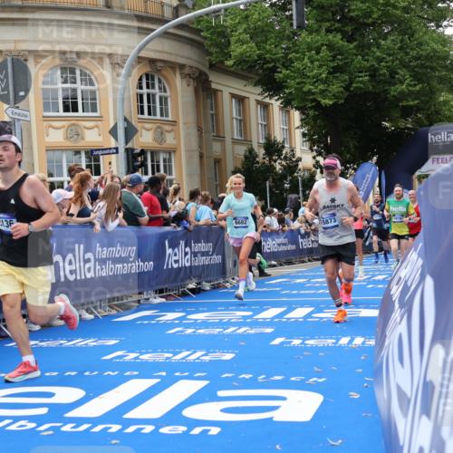 29.06.2025 - hella hamburg halbmarathon Strokosch-Dieckow http://msf.ph/oto/8246971 29.06.2025 10:39:00 Ziel 1164, 1445, 1803, 2262, 2980, 3136, 4359, 4759, 6682, 6686, 6687, 8958, 11447, 11619, 12137, 13137, 15561, 15873, 16820, 18734, 19151 meine-sportfotos.de