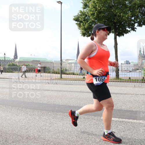 29.06.2025 - hella hamburg halbmarathon Lena Gebhardt http://msf.ph/oto/8247017 29.06.2025 10:10:03 Lombardsbrücke 1052, 1456, 1548, 1823, 3921, 4592, 5511, 7042, 7058, 7081, 7333, 7636, 8090, 8219, 8685, 8890, 9150, 9297, 9306, 9366, 9434, 9674, 9781, 10036, 10943, 11027, 12255, 12509, 12567, 13739, 13797, 16191, 16445, 16455, 16872, 16918, 17148, 17630, 17899, 18076, 18196, 18440, 18707, 19242 meine-sportfotos.de