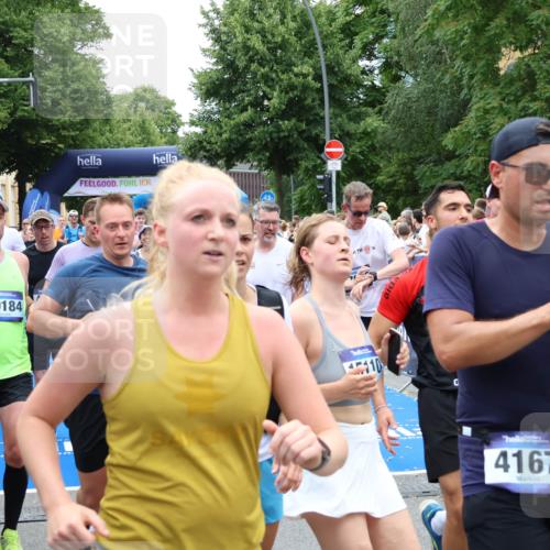 29.06.2025 - hella hamburg halbmarathon Zöllner http://msf.ph/oto/8247029 29.06.2025 10:57:21 Ziel 1877, 2417, 2676, 4940, 5926, 6272, 8585, 9450, 9577, 9934, 10383, 11590, 12014, 12590, 13664, 13750, 15110, 15229, 15664, 16625, 17660, 17779, 17848, 17993, 19184 meine-sportfotos.de