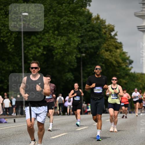 29.06.2025 - hella hamburg halbmarathon Dr. Thomas Lammeyer http://msf.ph/oto/8247089 29.06.2025 10:14:16 Kennedybrücke 1052, 1186, 1456, 1483, 1513, 1573, 4389, 7058, 7250, 7685, 8090, 8685, 8890, 9681, 9816, 9988, 11027, 11180 meine-sportfotos.de