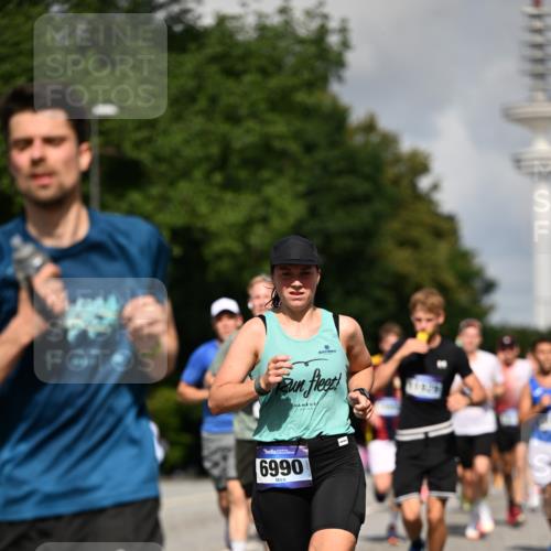 29.06.2025 - hella hamburg halbmarathon Dr. Thomas Lammeyer http://msf.ph/oto/8247124 29.06.2025 09:51:31 Kennedybrücke 1164, 1385, 1562, 1644, 1743, 2296, 2714, 2767, 3959, 4860, 5091, 5315, 6684, 6990, 7884, 8362, 9178, 9944, 10384, 10793, 10900, 10968, 11202, 11227 meine-sportfotos.de