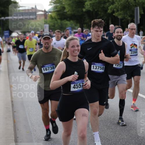 29.06.2025 - hella hamburg halbmarathon Jannik Wohlers http://msf.ph/oto/8247163 29.06.2025 09:55:37 Lombardsbrücke 1061, 1143, 1216, 1257, 1267, 1502, 1507, 1689, 2083, 2250, 2260, 2504, 2818, 2864, 3060, 3543, 4033, 4127, 4346, 4557, 5116, 6115, 6134, 7056, 7100, 7224, 7332, 7657, 8273, 8335, 8390, 8668, 8821, 8989, 9074, 9551, 10408, 10603, 10895, 11009, 11211, 11429, 11645, 12277, 12523, 12779, 12875, 13301, 13672, 13758, 13803, 13812, 13875, 14239, 14628, 14928, 15157, 15384, 15392, 15502, 15714, 15899, 16149, 16175, 16623, 16738, 17127, 17131, 17282, 17842 meine-sportfotos.de