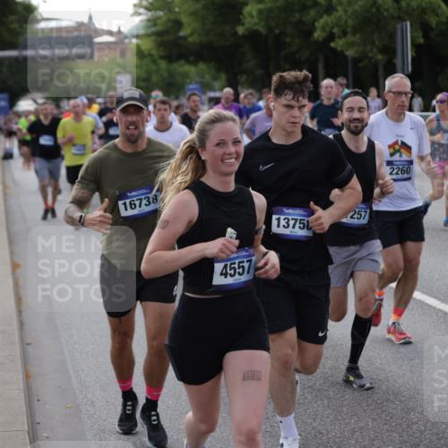 29.06.2025 - hella hamburg halbmarathon Jannik Wohlers http://msf.ph/oto/8247172 29.06.2025 09:55:37 Lombardsbrücke 1061, 1143, 1216, 1257, 1267, 1502, 1507, 1689, 2083, 2250, 2260, 2504, 2818, 2864, 3060, 3543, 4033, 4127, 4346, 4557, 5116, 6115, 6134, 7056, 7100, 7224, 7332, 7657, 8273, 8335, 8390, 8668, 8821, 8989, 9074, 9551, 10408, 10603, 10895, 11009, 11211, 11429, 11645, 12277, 12523, 12779, 12875, 13301, 13672, 13758, 13803, 13812, 13875, 14239, 14628, 14928, 15157, 15384, 15392, 15502, 15714, 15899, 16149, 16175, 16623, 16738, 17127, 17131, 17282, 17842 meine-sportfotos.de