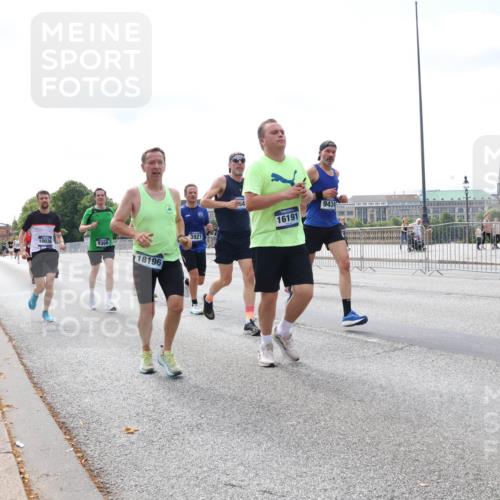29.06.2025 - hella hamburg halbmarathon Lena Gebhardt http://msf.ph/oto/8247179 29.06.2025 10:10:05 Lombardsbrücke 1052, 1456, 1548, 1823, 3921, 4592, 5182, 5511, 7042, 7058, 7081, 7333, 7636, 8090, 8219, 8685, 8890, 9150, 9297, 9306, 9366, 9434, 9674, 9781, 10036, 10943, 11027, 12255, 12509, 12567, 13739, 13797, 15409, 16191, 16445, 16455, 16639, 16872, 16918, 17148, 17630, 17899, 18076, 18196, 18440, 18707, 19242 meine-sportfotos.de