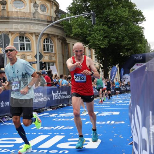 29.06.2025 - hella hamburg halbmarathon Strokosch-Dieckow http://msf.ph/oto/8247250 29.06.2025 10:39:05 Ziel 1164, 1445, 1803, 2262, 3282, 4359, 4759, 6682, 6686, 6687, 11305, 11447, 11619, 12137, 13729, 15556, 15561, 15873, 16656, 16820, 17668, 18149, 18547, 18734, 19151 meine-sportfotos.de
