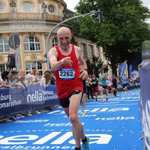 29.06.2025 - hella hamburg halbmarathon Strokosch-Dieckow http://msf.ph/oto/8247266 29.06.2025 10:39:05 Ziel 1164, 1445, 1803, 2262, 3282, 4359, 4759, 6682, 6686, 6687, 11305, 11447, 11619, 12137, 13729, 15556, 15561, 15873, 16656, 16820, 17668, 18149, 18547, 18734, 19151 meine-sportfotos.de