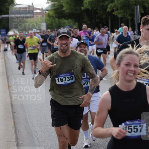 29.06.2025 - hella hamburg halbmarathon Jannik Wohlers http://msf.ph/oto/8247272 29.06.2025 09:55:37 Lombardsbrücke 1061, 1143, 1216, 1257, 1267, 1502, 1507, 1689, 2083, 2250, 2260, 2504, 2818, 2864, 3060, 3543, 4033, 4127, 4346, 4557, 5116, 6115, 6134, 7056, 7100, 7224, 7332, 7657, 8273, 8335, 8390, 8668, 8821, 8989, 9074, 9551, 10408, 10603, 10895, 11009, 11211, 11429, 11645, 12277, 12523, 12779, 12875, 13301, 13672, 13758, 13803, 13812, 13875, 14239, 14628, 14928, 15157, 15384, 15392, 15502, 15714, 15899, 16149, 16175, 16623, 16738, 17127, 17131, 17282, 17842 meine-sportfotos.de