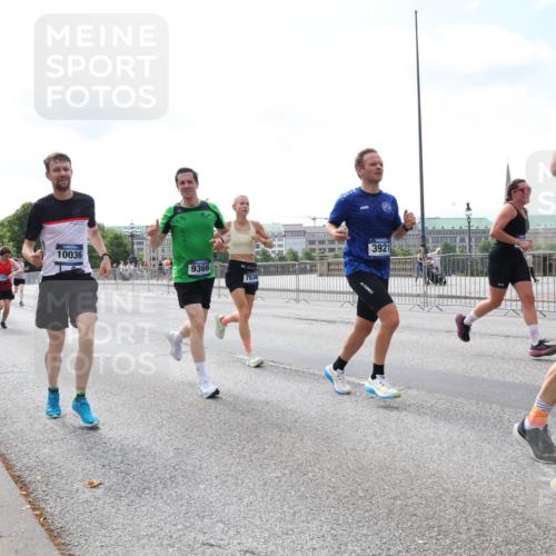 29.06.2025 - hella hamburg halbmarathon Lena Gebhardt http://msf.ph/oto/8247283 29.06.2025 10:10:07 Lombardsbrücke 1052, 1548, 1573, 1823, 3921, 4592, 5182, 5511, 7042, 7058, 7081, 7333, 7636, 8219, 8685, 8890, 9150, 9297, 9306, 9366, 9434, 9674, 9781, 9816, 10036, 10943, 11027, 11180, 12255, 12509, 12567, 13739, 13797, 14822, 15409, 16191, 16445, 16455, 16639, 16872, 16918, 17148, 17630, 17899, 18076, 18196, 18440, 18707, 19023, 19242 meine-sportfotos.de