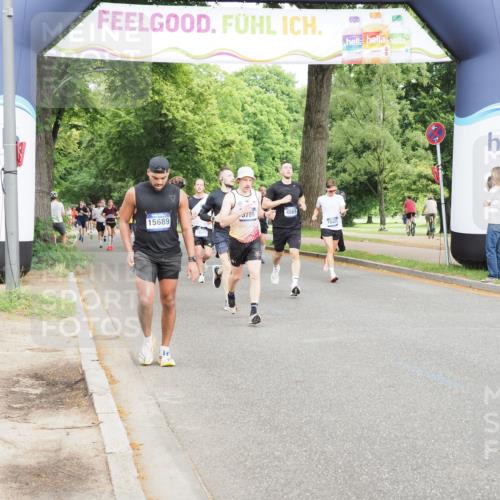 29.06.2025 - hella hamburg halbmarathon MichiJ http://msf.ph/oto/8247331 29.06.2025 10:28:33 Zwischen KM18-KM19 1975, 3626, 4565, 4766, 5709, 8319, 8933, 10968, 12372, 14077, 15689 meine-sportfotos.de
