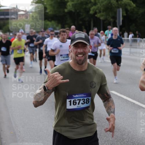 29.06.2025 - hella hamburg halbmarathon Jannik Wohlers http://msf.ph/oto/8247352 29.06.2025 09:55:38 Lombardsbrücke 1061, 1216, 1257, 1267, 1502, 1507, 1689, 2083, 2250, 2260, 2504, 2818, 2864, 3060, 3543, 4033, 4127, 4346, 4557, 5116, 6115, 6134, 7056, 7100, 7224, 7332, 7657, 8273, 8335, 8668, 8821, 8989, 9074, 9551, 10408, 10603, 10895, 11009, 11211, 11429, 11645, 12277, 12523, 12779, 12875, 13301, 13672, 13758, 13803, 13812, 13875, 14239, 14628, 14928, 15157, 15384, 15392, 15502, 15714, 15899, 16149, 16175, 16623, 16738, 17127, 17131, 17282, 17842, 17962 meine-sportfotos.de