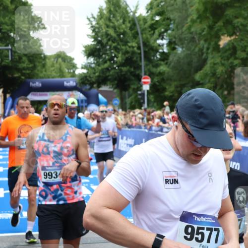 29.06.2025 - hella hamburg halbmarathon Zöllner http://msf.ph/oto/8247415 29.06.2025 10:57:27 Ziel 3435, 5926, 6272, 6281, 6302, 8393, 9450, 9727, 12014, 12590, 13394, 13664, 15695, 16093, 16625, 16830, 17160, 17758, 17828 meine-sportfotos.de