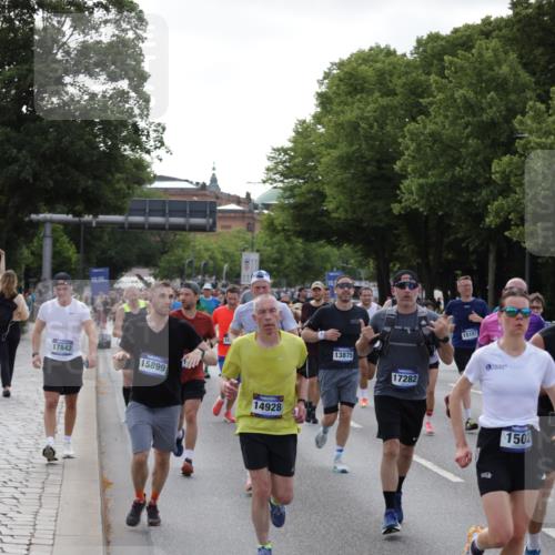 29.06.2025 - hella hamburg halbmarathon Jannik Wohlers http://msf.ph/oto/8247456 29.06.2025 09:55:40 Lombardsbrücke 1061, 1216, 1257, 1502, 1507, 1689, 2083, 2250, 2260, 2504, 2818, 2864, 3060, 3543, 4346, 4557, 5116, 6115, 6134, 7056, 7100, 7178, 7224, 7332, 7657, 8273, 8335, 8668, 8821, 8989, 9074, 9551, 10408, 10596, 10603, 10895, 11009, 11211, 11429, 11467, 11645, 12523, 12779, 12875, 13159, 13301, 13672, 13758, 13803, 13812, 13875, 14628, 14928, 15157, 15384, 15392, 15502, 15714, 15829, 15899, 16149, 16175, 16623, 16738, 16877, 17127, 17131, 17282, 17842, 17962, 18021 meine-sportfotos.de