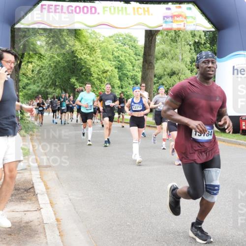 29.06.2025 - hella hamburg halbmarathon MichiJ http://msf.ph/oto/8247468 29.06.2025 10:51:18 Zwischen KM18-KM19 12211, 12212, 12837, 13171, 13184, 13793, 14313, 16095, 16872 meine-sportfotos.de