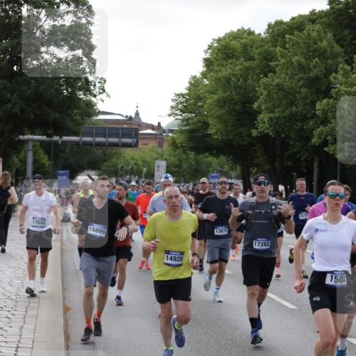 29.06.2025 - hella hamburg halbmarathon Jannik Wohlers http://msf.ph/oto/8247490 29.06.2025 09:55:40 Lombardsbrücke 1061, 1216, 1257, 1502, 1507, 1689, 2083, 2250, 2260, 2504, 2818, 2864, 3060, 3543, 4346, 4557, 5116, 6115, 6134, 7056, 7100, 7178, 7224, 7332, 7657, 8273, 8335, 8668, 8821, 8989, 9074, 9551, 10408, 10596, 10603, 10895, 11009, 11211, 11429, 11467, 11645, 12523, 12779, 12875, 13159, 13301, 13672, 13758, 13803, 13812, 13875, 14628, 14928, 15157, 15384, 15392, 15502, 15714, 15829, 15899, 16149, 16175, 16623, 16738, 16877, 17127, 17131, 17282, 17842, 17962, 18021 meine-sportfotos.de