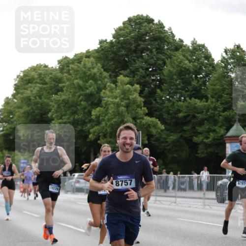 29.06.2025 - hella hamburg halbmarathon Jannik Wohlers http://msf.ph/oto/8247497 29.06.2025 10:30:40 Lombardsbrücke 1773, 2097, 2268, 3131, 4561, 6195, 6620, 6787, 7351, 8072, 8073, 8757, 9576, 10989, 11981, 11988, 12384, 12627, 14095, 14803, 15466, 15589, 17224, 17463, 17509, 17742, 17966, 19052, 19226 meine-sportfotos.de