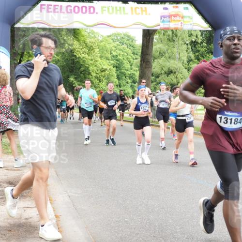 29.06.2025 - hella hamburg halbmarathon MichiJ http://msf.ph/oto/8247553 29.06.2025 10:51:18 Zwischen KM18-KM19 12211, 12212, 12837, 13171, 13184, 13793, 14313, 16095, 16872 meine-sportfotos.de
