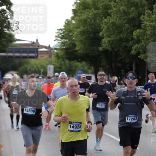 29.06.2025 - hella hamburg halbmarathon Jannik Wohlers http://msf.ph/oto/8247571 29.06.2025 09:55:41 Lombardsbrücke 1061, 1216, 1257, 1502, 1507, 1689, 2083, 2250, 2260, 2504, 2818, 2864, 3060, 3543, 4346, 4557, 5116, 6115, 6134, 7100, 7178, 7224, 7332, 7657, 8273, 8335, 8668, 8821, 8989, 9074, 9551, 10408, 10596, 10603, 10895, 11009, 11211, 11429, 11467, 11645, 12523, 12779, 12875, 13159, 13301, 13672, 13758, 13803, 13812, 13875, 14628, 14928, 15157, 15384, 15392, 15502, 15714, 15829, 15868, 15899, 16149, 16175, 16623, 16738, 16877, 17127, 17131, 17282, 17842, 17962, 18021 meine-sportfotos.de