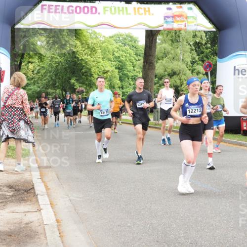 29.06.2025 - hella hamburg halbmarathon MichiJ http://msf.ph/oto/8247600 29.06.2025 10:51:19 Zwischen KM18-KM19 10962, 12211, 12212, 12837, 13171, 13184, 13793, 14313, 16095, 16872 meine-sportfotos.de