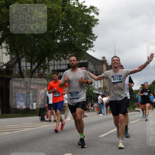 29.06.2025 - hella hamburg halbmarathon Yannick Fuchs http://msf.ph/oto/8247626 29.06.2025 10:47:47 20KM 1030, 1151, 1267, 1422, 1502, 1727, 1870, 2058, 2070, 2354, 2518, 2630, 3096, 3819, 5020, 5259, 5638, 5866, 6294, 6374, 6481, 6511, 6512, 6629, 6762, 6942, 7274, 7395, 7478, 7918, 8285, 8335, 8394, 8447, 9380, 9791, 9922, 10891, 11068, 11430, 11844, 12321, 12379, 12607, 12632, 12909, 13032, 13033, 13397, 13794, 13865, 13912, 14702, 15146, 15441, 15502, 15838, 15856, 15946, 16477, 16780, 17348, 17482, 18143, 18308, 18418, 18487, 18514, 18612, 19067 meine-sportfotos.de