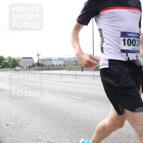 29.06.2025 - hella hamburg halbmarathon Lena Gebhardt http://msf.ph/oto/8247660 29.06.2025 10:10:08 Lombardsbrücke 1052, 1548, 1573, 3921, 4592, 5182, 5511, 7042, 7058, 7081, 7333, 7636, 8219, 8685, 8890, 9150, 9306, 9366, 9434, 9674, 9781, 9816, 10036, 10943, 11027, 11180, 12255, 12567, 13739, 13797, 14822, 15409, 16191, 16445, 16455, 16639, 16872, 16918, 17148, 17630, 17730, 17899, 18076, 18196, 18440, 18707, 19023, 19242 meine-sportfotos.de