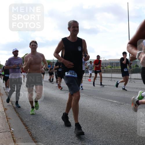 29.06.2025 - hella hamburg halbmarathon Lena Gebhardt http://msf.ph/oto/8247695 29.06.2025 09:56:36 Lombardsbrücke 1061, 1452, 1460, 1496, 1499, 1592, 1628, 1833, 1877, 2013, 2058, 2082, 2208, 2378, 2396, 2504, 2771, 2953, 2996, 3256, 3296, 3310, 3652, 4065, 4077, 4377, 4404, 4635, 4711, 4833, 5169, 5194, 5482, 5600, 5607, 5839, 5978, 6033, 6168, 6286, 6511, 6512, 6561, 6562, 7178, 7383, 7475, 7583, 7943, 8261, 8361, 8514, 8572, 8587, 8618, 8661, 8710, 8863, 8921, 8968, 8989, 8996, 9082, 9246, 9537, 9597, 9638, 10596 meine-sportfotos.de