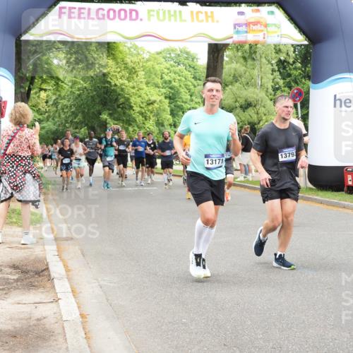 29.06.2025 - hella hamburg halbmarathon MichiJ http://msf.ph/oto/8247698 29.06.2025 10:51:20 Zwischen KM18-KM19 10962, 12211, 12212, 12837, 13171, 13184, 13793, 14313, 16095, 16872 meine-sportfotos.de
