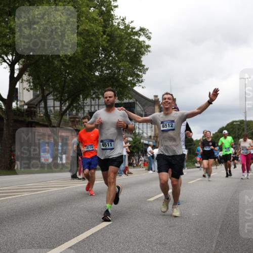 29.06.2025 - hella hamburg halbmarathon Yannick Fuchs http://msf.ph/oto/8247715 29.06.2025 10:47:48 20KM 1030, 1151, 1267, 1422, 1502, 1727, 1870, 2058, 2070, 2354, 2518, 2630, 3096, 3103, 3819, 5020, 5259, 5638, 5866, 6294, 6374, 6481, 6511, 6512, 6629, 6762, 6942, 7274, 7395, 7478, 7918, 8285, 8335, 8394, 8447, 9380, 9791, 9922, 11068, 11430, 11844, 12321, 12379, 12607, 12632, 12909, 13032, 13033, 13397, 13794, 13865, 13912, 14702, 15146, 15441, 15502, 15838, 15856, 15946, 16477, 16780, 17348, 17482, 18143, 18308, 18418, 18487, 18514, 18612, 19067 meine-sportfotos.de