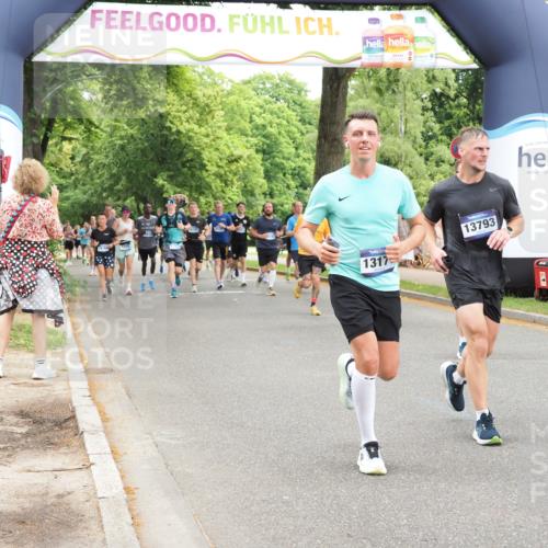 29.06.2025 - hella hamburg halbmarathon MichiJ http://msf.ph/oto/8247717 29.06.2025 10:51:20 Zwischen KM18-KM19 10962, 12211, 12212, 12837, 13171, 13184, 13793, 14313, 16095, 16872 meine-sportfotos.de
