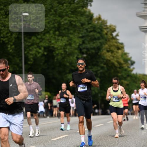 29.06.2025 - hella hamburg halbmarathon Dr. Thomas Lammeyer http://msf.ph/oto/8247788 29.06.2025 10:14:17 Kennedybrücke 1052, 1186, 1456, 1483, 1513, 4389, 7058, 7250, 7685, 8090, 8685, 8890, 9681, 9816, 9988, 11027, 11180 meine-sportfotos.de