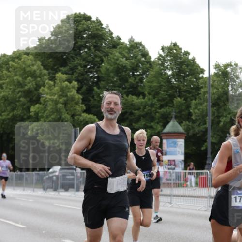 29.06.2025 - hella hamburg halbmarathon Jannik Wohlers http://msf.ph/oto/8247801 29.06.2025 10:30:42 Lombardsbrücke 1773, 1979, 2097, 4561, 5437, 6057, 6195, 6620, 6787, 7351, 8050, 8072, 8073, 8757, 9576, 10989, 11981, 11988, 12384, 12627, 14095, 15466, 15589, 16457, 17224, 17463, 17509, 17587, 17742, 17966, 19052, 19226 meine-sportfotos.de