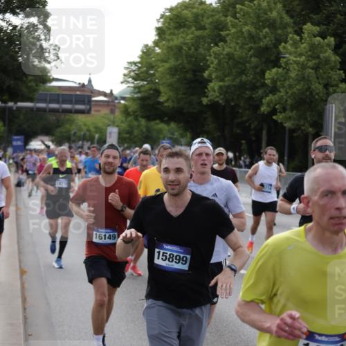29.06.2025 - hella hamburg halbmarathon Jannik Wohlers http://msf.ph/oto/8247809 29.06.2025 09:55:42 Lombardsbrücke 1061, 1216, 1257, 1502, 1507, 1689, 2083, 2250, 2260, 2504, 2818, 2864, 3060, 3543, 4557, 5116, 6115, 6134, 7100, 7178, 7224, 7332, 7657, 8273, 8335, 8668, 8821, 8989, 9074, 9551, 10408, 10596, 10895, 11009, 11211, 11429, 11467, 11645, 12523, 12779, 12875, 13159, 13301, 13672, 13758, 13803, 13812, 13875, 14628, 14928, 15157, 15384, 15392, 15502, 15714, 15829, 15868, 15899, 16149, 16175, 16623, 16738, 16877, 17127, 17131, 17282, 17842, 17962, 18021 meine-sportfotos.de