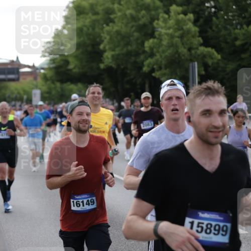 29.06.2025 - hella hamburg halbmarathon Jannik Wohlers http://msf.ph/oto/8247878 29.06.2025 09:55:43 Lombardsbrücke 1061, 1216, 1257, 1502, 1507, 1689, 2083, 2250, 2260, 2504, 2818, 2864, 3060, 3543, 4557, 5116, 6115, 6134, 7178, 7224, 7332, 7657, 8273, 8335, 8668, 8821, 8989, 9074, 10408, 10596, 10895, 11009, 11211, 11429, 11467, 11645, 12523, 12779, 12870, 12875, 13159, 13301, 13672, 13758, 13803, 13812, 13875, 14628, 14928, 15157, 15384, 15392, 15502, 15714, 15829, 15868, 15899, 16149, 16175, 16623, 16738, 16877, 17127, 17131, 17282, 17842, 17962, 18021 meine-sportfotos.de