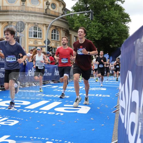 29.06.2025 - hella hamburg halbmarathon Strokosch-Dieckow http://msf.ph/oto/8247929 29.06.2025 10:39:16 Ziel 2044, 3282, 4565, 5752, 6037, 8319, 8925, 11305, 12046, 13479, 13729, 14311, 14359, 15013, 15866, 17646, 17668, 18149, 18547 meine-sportfotos.de