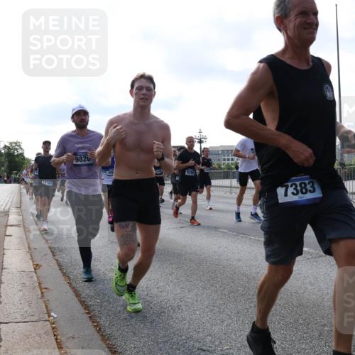29.06.2025 - hella hamburg halbmarathon Lena Gebhardt http://msf.ph/oto/8247971 29.06.2025 09:56:36 Lombardsbrücke 1061, 1452, 1460, 1496, 1499, 1592, 1628, 1833, 1877, 2013, 2058, 2082, 2208, 2378, 2396, 2504, 2771, 2953, 2996, 3256, 3296, 3310, 3652, 4065, 4077, 4377, 4404, 4635, 4711, 4833, 5169, 5194, 5482, 5600, 5607, 5839, 5978, 6033, 6168, 6286, 6511, 6512, 6561, 6562, 7178, 7383, 7475, 7583, 7943, 8261, 8361, 8514, 8572, 8587, 8618, 8661, 8710, 8863, 8921, 8968, 8989, 8996, 9082, 9246, 9537, 9597, 9638, 10596 meine-sportfotos.de