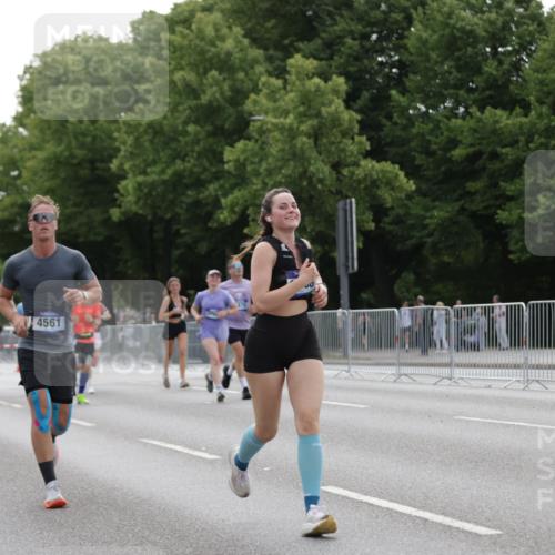 29.06.2025 - hella hamburg halbmarathon Jannik Wohlers http://msf.ph/oto/8247988 29.06.2025 10:30:44 Lombardsbrücke 1292, 1773, 1979, 2097, 2414, 2914, 4561, 4817, 5437, 5943, 6057, 6195, 6620, 6787, 7351, 7604, 8050, 8072, 8073, 8757, 9576, 10111, 10989, 11988, 12384, 12627, 14095, 14349, 15466, 15589, 16457, 17224, 17463, 17509, 17587, 17742, 17966, 19052, 19226 meine-sportfotos.de
