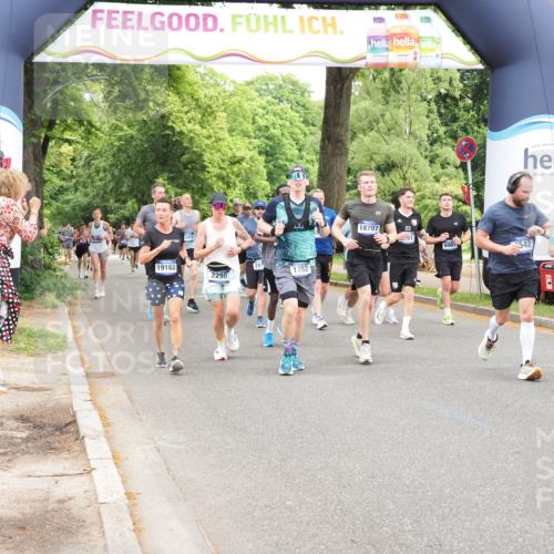 29.06.2025 - hella hamburg halbmarathon MichiJ http://msf.ph/oto/8248014 29.06.2025 10:51:24 Zwischen KM18-KM19 1194, 1702, 1992, 2979, 4542, 6907, 6908, 7081, 8520, 8561, 8810, 10962, 12837, 13171, 13793, 14176, 16095, 18707, 19162 meine-sportfotos.de