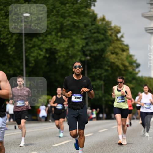 29.06.2025 - hella hamburg halbmarathon Dr. Thomas Lammeyer http://msf.ph/oto/8248019 29.06.2025 10:14:18 Kennedybrücke 1052, 1186, 1456, 1483, 1513, 4389, 7058, 7250, 7685, 8090, 8685, 8890, 9681, 9816, 9988, 11180 meine-sportfotos.de