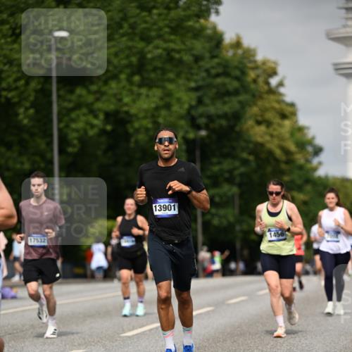 29.06.2025 - hella hamburg halbmarathon Dr. Thomas Lammeyer http://msf.ph/oto/8248053 29.06.2025 10:14:18 Kennedybrücke 1052, 1186, 1456, 1483, 1513, 4389, 7058, 7250, 7685, 8090, 8685, 8890, 9681, 9816, 9988, 11180 meine-sportfotos.de