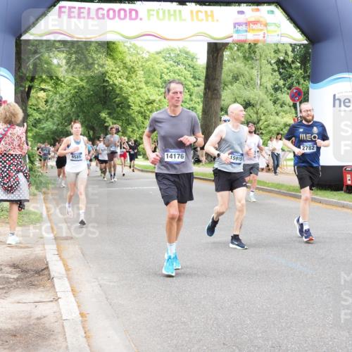 29.06.2025 - hella hamburg halbmarathon MichiJ http://msf.ph/oto/8248296 29.06.2025 10:51:27 Zwischen KM18-KM19 1194, 1702, 1992, 2298, 2782, 2979, 4542, 6585, 6907, 6908, 7081, 8520, 8561, 8810, 9526, 10962, 14176, 15915, 18707, 19162 meine-sportfotos.de