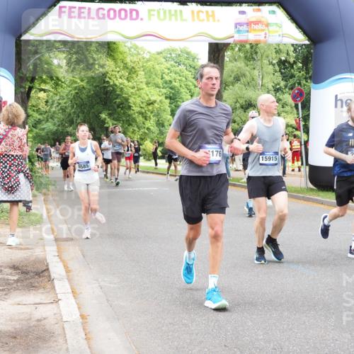 29.06.2025 - hella hamburg halbmarathon MichiJ http://msf.ph/oto/8248351 29.06.2025 10:51:28 Zwischen KM18-KM19 1194, 1702, 1992, 2298, 2782, 2979, 4542, 5396, 6585, 6907, 6908, 7081, 8520, 8561, 8810, 9526, 14176, 15915, 18707, 19162 meine-sportfotos.de