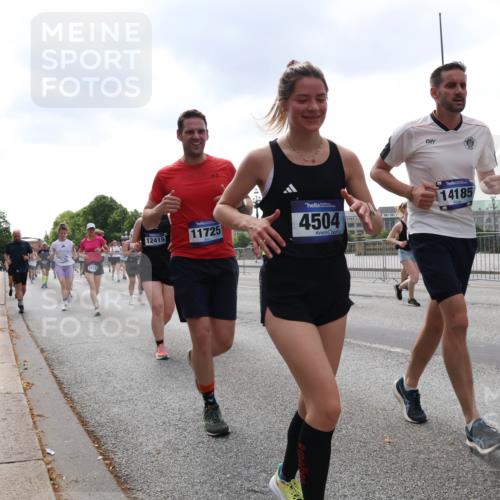 29.06.2025 - hella hamburg halbmarathon Lena Gebhardt http://msf.ph/oto/8248375 29.06.2025 10:45:35 Lombardsbrücke 1033, 1060, 1085, 1100, 1104, 1421, 1426, 1555, 1685, 1713, 1798, 1854, 1983, 2008, 2216, 2217, 2522, 2550, 2657, 2664, 2917, 2965, 2973, 3160, 3164, 3357, 3377, 3879, 3993, 4099, 4102, 4104, 4186, 4224, 4306, 4317, 4337, 4388, 4504, 4820, 4851, 5044, 5099, 5108, 5339, 5635, 5636, 5949, 6133, 6150, 6509, 6623, 6763, 6788, 6911, 6922, 6980, 7268, 7283, 7356, 7530, 7541, 7859, 8594, 8605, 8745, 8762, 9620, 10030, 10182, 10225, 10327, 10329, 10367, 10511, 11314 meine-sportfotos.de