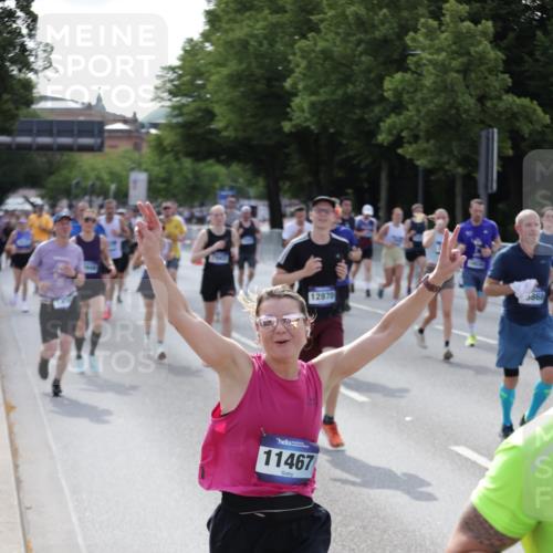 29.06.2025 - hella hamburg halbmarathon Jannik Wohlers http://msf.ph/oto/8248481 29.06.2025 09:55:49 Lombardsbrücke 1061, 1257, 1452, 1499, 1502, 1507, 1592, 2083, 2260, 2504, 3060, 4077, 4557, 5482, 5600, 5607, 6115, 6134, 6168, 7178, 7332, 7583, 7943, 8335, 8514, 8968, 8989, 8996, 9074, 9246, 9537, 9994, 10596, 11467, 12523, 12779, 12870, 12875, 13007, 13159, 13463, 13672, 13758, 13812, 13875, 13948, 14628, 14928, 15090, 15157, 15384, 15714, 15829, 15868, 15899, 16149, 16175, 16369, 16477, 16623, 16738, 16877, 16891, 16986, 17127, 17131, 17282, 17962, 18021 meine-sportfotos.de