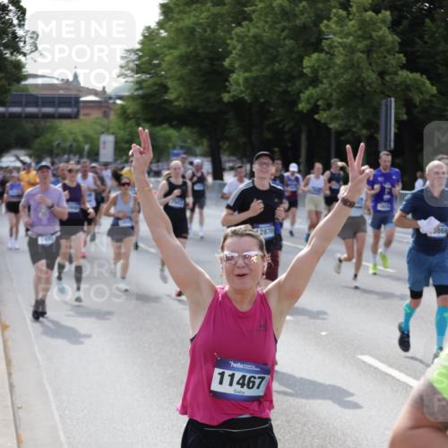 29.06.2025 - hella hamburg halbmarathon Jannik Wohlers http://msf.ph/oto/8248536 29.06.2025 09:55:49 Lombardsbrücke 1061, 1257, 1452, 1499, 1502, 1507, 1592, 2083, 2260, 2504, 3060, 4077, 4557, 5482, 5600, 5607, 6115, 6134, 6168, 7178, 7332, 7583, 7943, 8335, 8514, 8968, 8989, 8996, 9074, 9246, 9537, 9994, 10596, 11467, 12523, 12779, 12870, 12875, 13007, 13159, 13463, 13672, 13758, 13812, 13875, 13948, 14628, 14928, 15090, 15157, 15384, 15714, 15829, 15868, 15899, 16149, 16175, 16369, 16477, 16623, 16738, 16877, 16891, 16986, 17127, 17131, 17282, 17962, 18021 meine-sportfotos.de