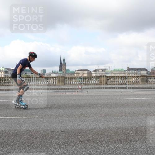 29.06.2025 - hella hamburg halbmarathon Lena Gebhardt http://msf.ph/oto/8248565 29.06.2025 09:02:45 Lombardsbrücke  meine-sportfotos.de