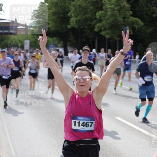29.06.2025 - hella hamburg halbmarathon Jannik Wohlers http://msf.ph/oto/8248598 29.06.2025 09:55:49 Lombardsbrücke 1061, 1257, 1452, 1499, 1502, 1507, 1592, 2083, 2260, 2504, 3060, 4077, 4557, 5482, 5600, 5607, 6115, 6134, 6168, 7178, 7332, 7583, 7943, 8335, 8514, 8968, 8989, 8996, 9074, 9246, 9537, 9994, 10596, 11467, 12523, 12779, 12870, 12875, 13007, 13159, 13463, 13672, 13758, 13812, 13875, 13948, 14628, 14928, 15090, 15157, 15384, 15714, 15829, 15868, 15899, 16149, 16175, 16369, 16477, 16623, 16738, 16877, 16891, 16986, 17127, 17131, 17282, 17962, 18021 meine-sportfotos.de